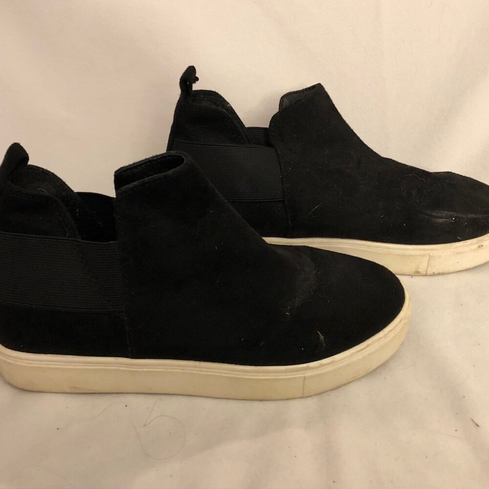Soda Diana Slip On Ankle Boot Fashion Sneaker with Elastic Gore Insets - Size 7